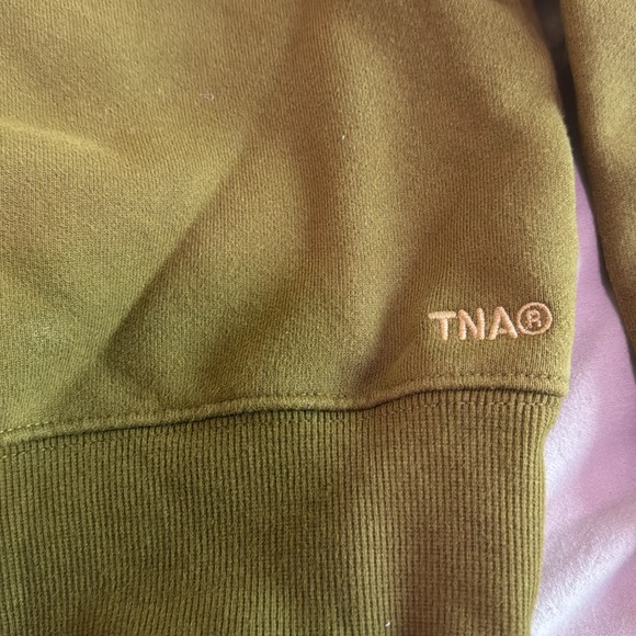 Aritzia olive cropped fleece - Picture 3 of 5
